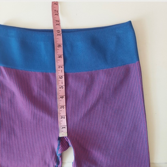 Fabletics High Waist Ribbed Seamless Shorts Size M - Picture 8 of 9